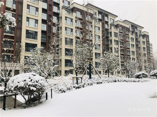 皚皚白雪映紅墻 首府雪景似畫(huà)廊