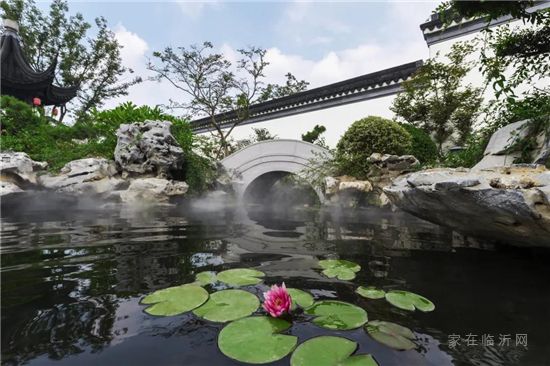 所有的院子都面向世界，這個院子把風(fēng)景留給家人