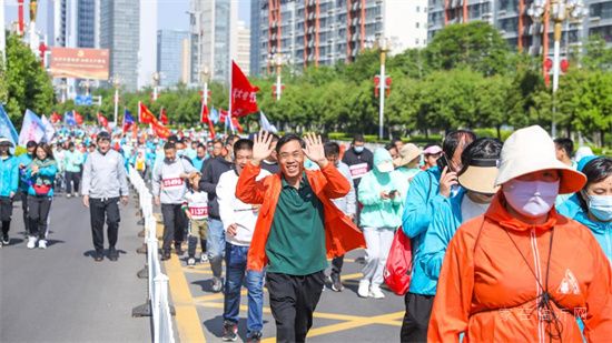 臨沂市第十三屆全民健身運(yùn)動(dòng)會(huì)開幕式暨“房源集團(tuán)杯”第七屆萬人健步行活動(dòng)圓滿舉